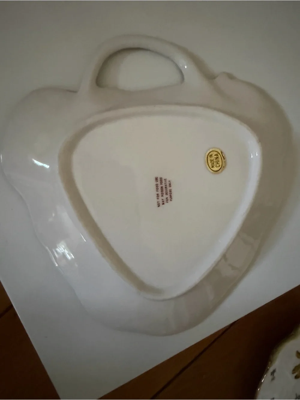 Leaf embossed serving plate embossed detail porcelain set of 2